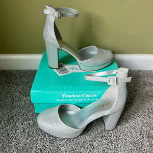 Silver block heeled round toe pumps